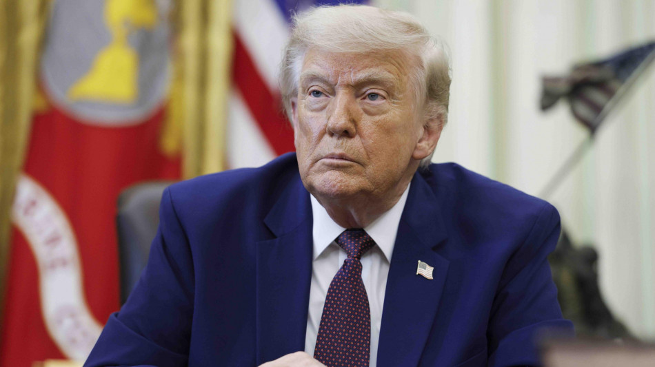 Trump, 'l'Iran ha impiegato troppo tempo per un accordo, ne pagher&agrave; il prezzo'