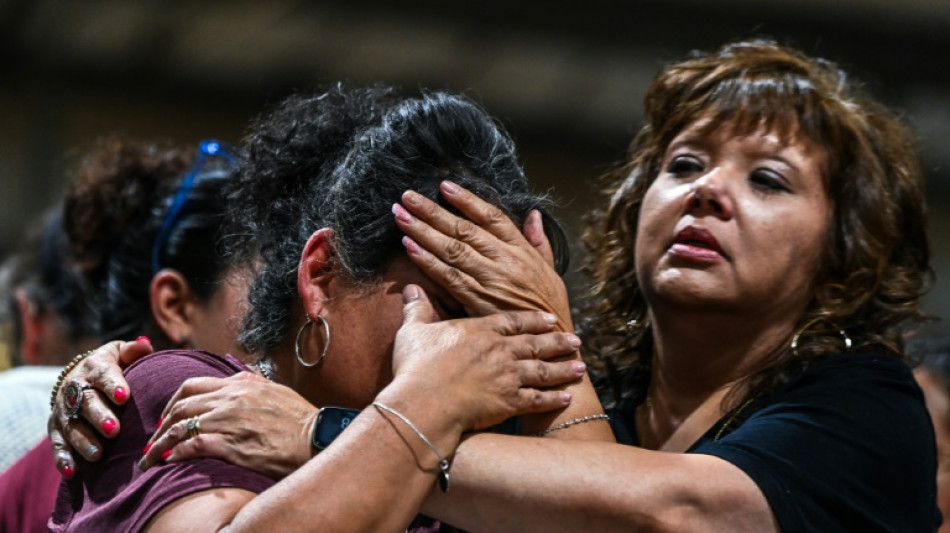 Wachsende Kritik an Polizei nach sp&auml;tem Eingreifen bei Schulmassaker in Texas 