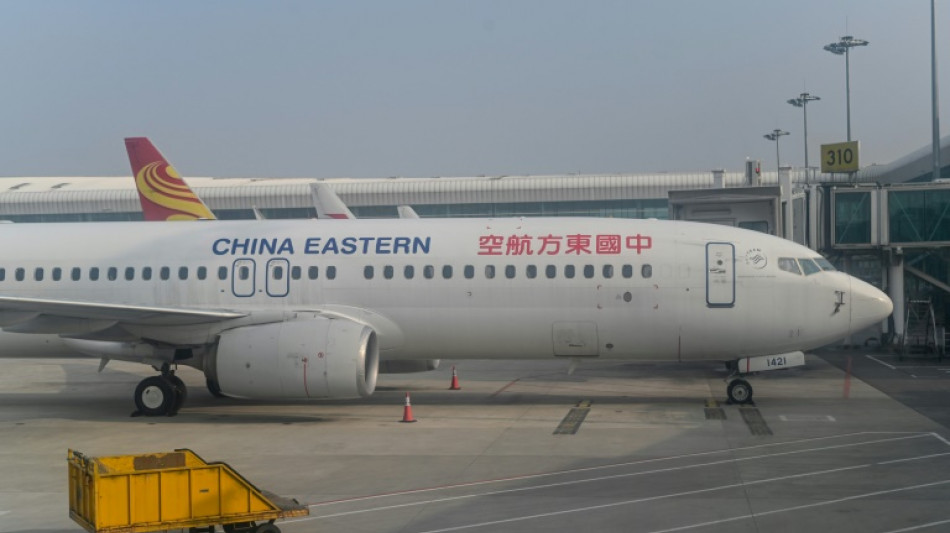 Un avi&oacute;n con 132 pasajeros se estrella en el suroeste de China