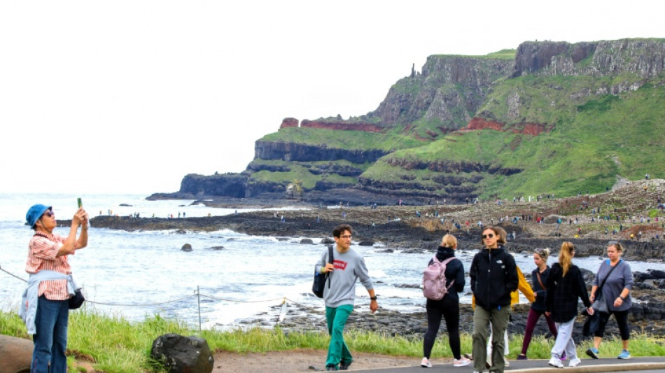 En Irlande du Nord, les pi&egrave;ces rouill&eacute;es dispers&eacute;es par les touristes menacent la Chauss&eacute;e des G&eacute;ants