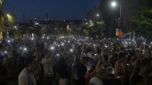 Barricades &agrave; Belgrade lors d'une deuxi&egrave;me nuit de manifestations