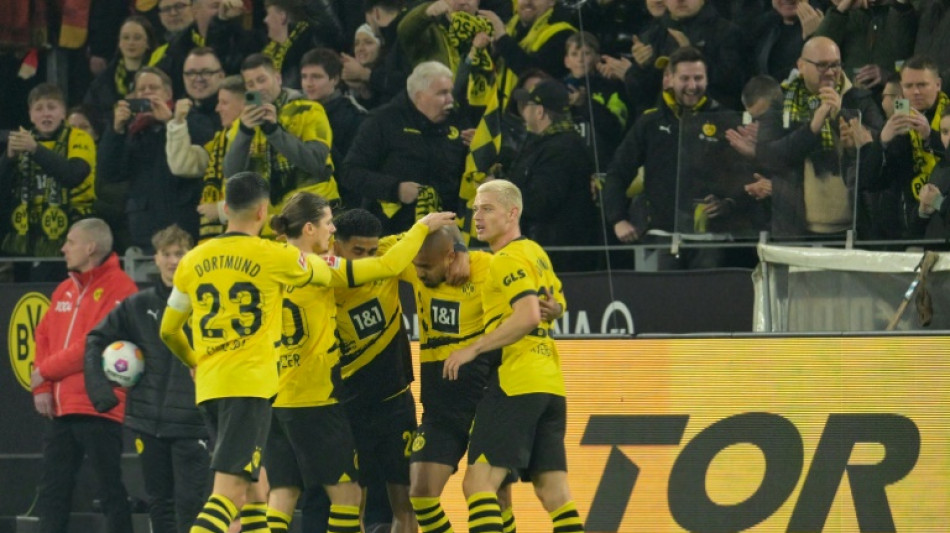 Dortmund vence Freiburg na abertura da rodada do Alem&atilde;o