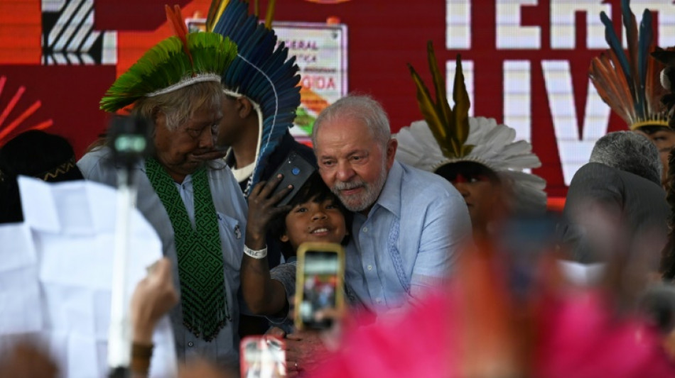 Lula demarca seis territ&oacute;rios ind&iacute;genas no Brasil, os primeiros em cinco anos