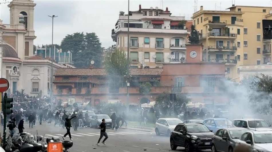 Calcio: Roma 'condanniamo ogni forma di violenza nello sport