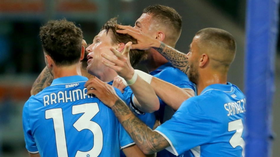 Napoli vence Torino e assume lideran&ccedil;a isolada do Italiano com derrota da Inter