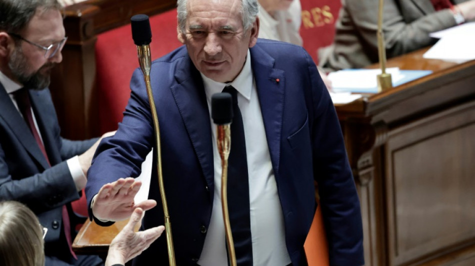 Bayrou surmonte une nouvelle motion de censure de la gauche et ulc&egrave;re le PS