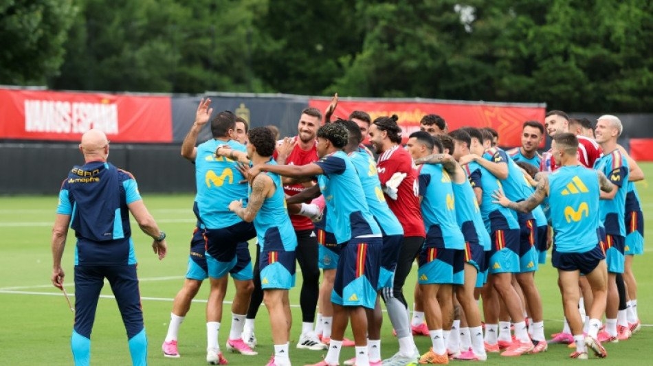 Uruguai e Espanha brigam por classifica&ccedil;&atilde;o na Copa em um disputado Grupo H