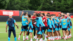 Uruguai e Espanha brigam por classifica&ccedil;&atilde;o na Copa em um disputado Grupo H