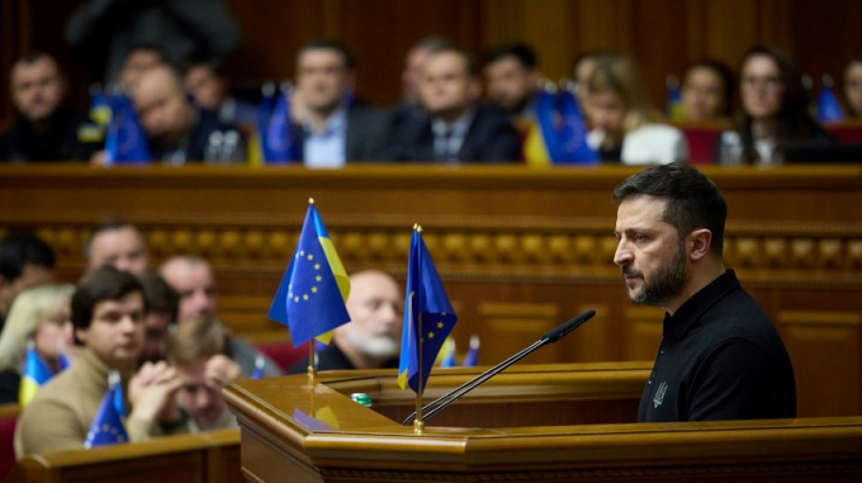 Zelensky descarta ceder territ&oacute;rio para encerrar guerra com R&uacute;ssia