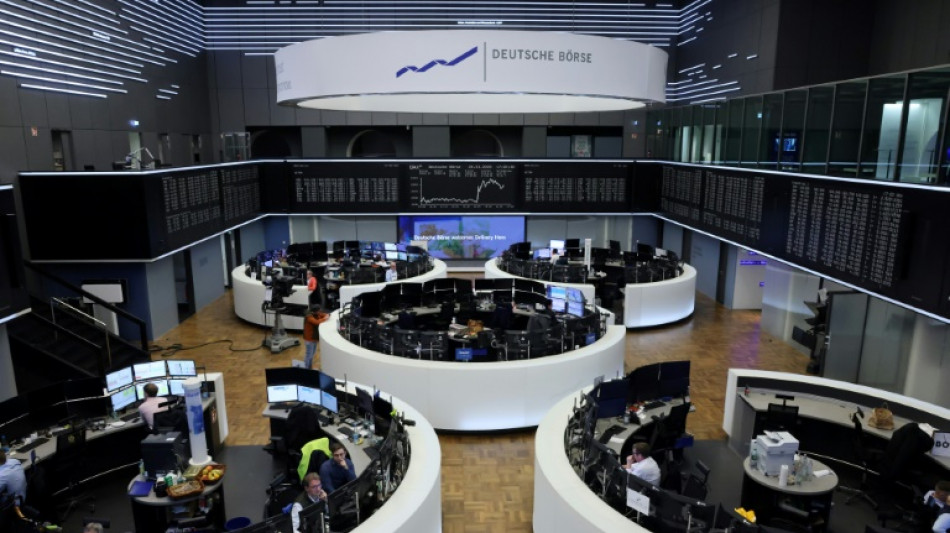 Bourses mondiales: Wall Street en baisse, l'Europe sans direction claire apr&egrave;s la premi&egrave;re semaine de Trump
