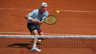 Juan Manuel Cer&uacute;ndolo &eacute; eliminado nas quartas de final em Eastbourne