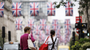 Gb a crescita zero in luglio, nuove pressioni sul governo Labour