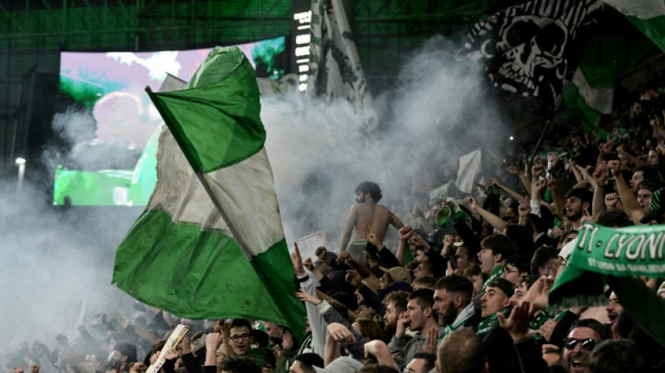 L1: Lors d'un derby houleux, Saint-Etienne s'offre Lyon et de l'oxyg&egrave;ne