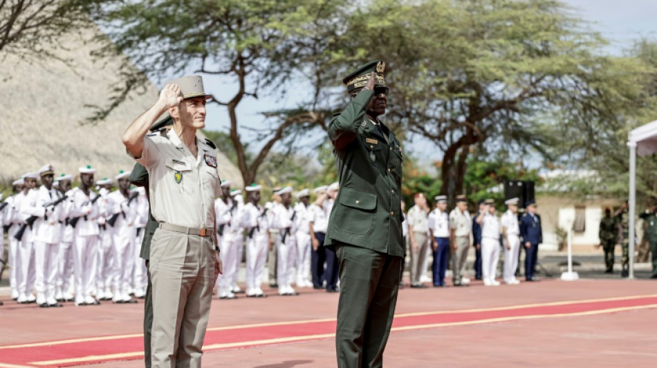 Frankreich &uuml;bergibt letzte Milit&auml;rst&uuml;tzpunkte an Senegal