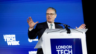 UK govt warns big tech over nude images sent by children
