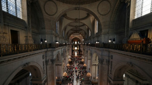 Isabel II se pierde el segundo d&iacute;a de su jubileo de platino por un "malestar"