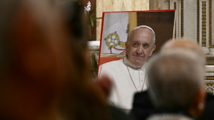 Franziskus starb an Folgen eines Schlaganfalls - Weltweite Trauer um den Papst