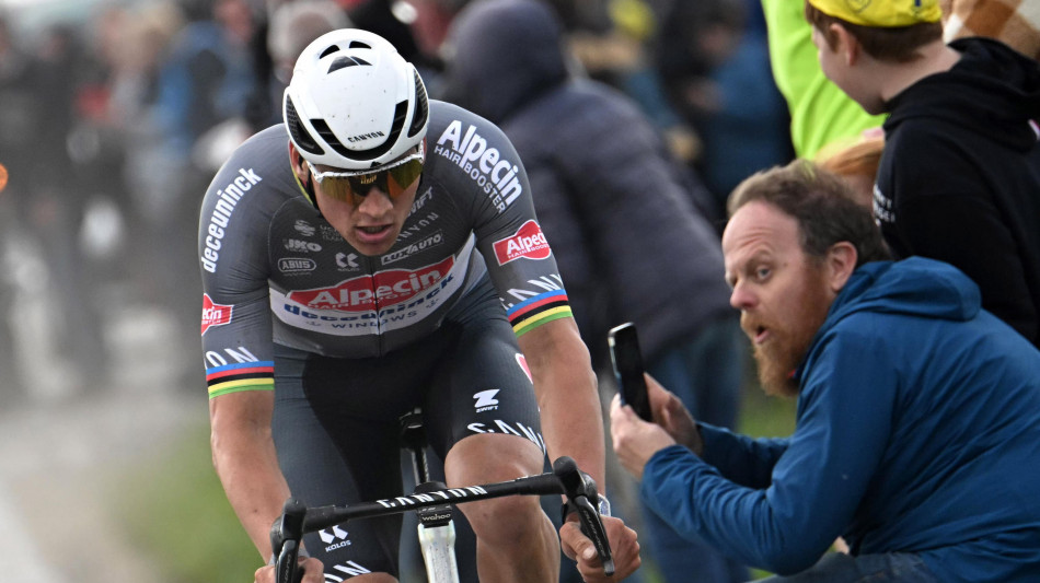 Ciclismo: Van der Poel vince la Parigi-Roubaix