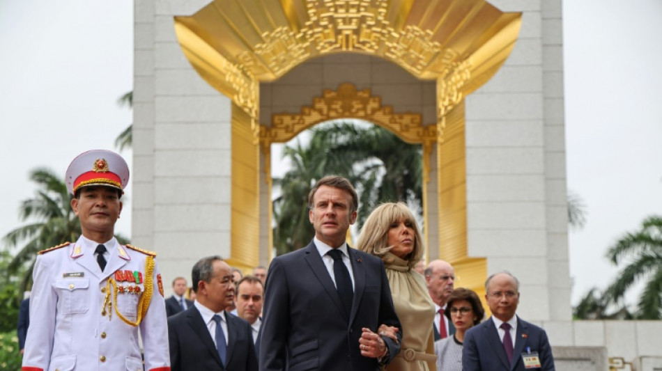 Video einer br&uuml;sken Geste von Pr&auml;sidentengattin Brigitte Macron erregt Aufsehen