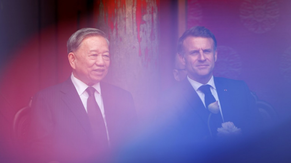 Macron en "ami s&ucirc;r et fiable" du Vietnam face &agrave; Trump et Xi