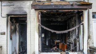 M&aacute;s de 60 polic&iacute;as heridos en los actos de violencia antiinmigrantes en Irlanda del Norte 