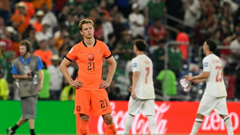 Barcelona confirma ruptura de ligamento do joelho de Frenkie De Jong