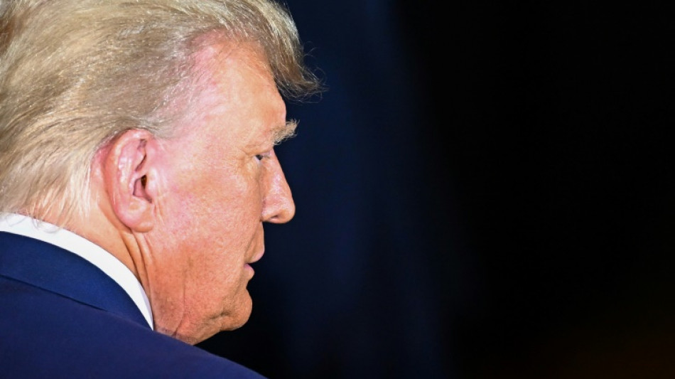 Donald Trump restreint sur les r&eacute;seaux sociaux pour son proc&egrave;s p&eacute;nal