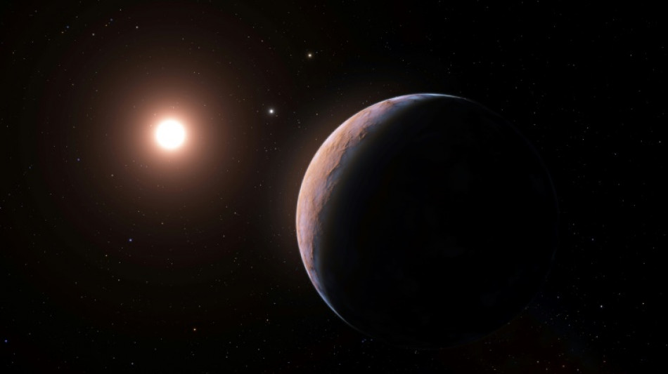 Un tercer exoplaneta descubierto en &oacute;rbita de la estrella mas cercana