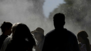 La canicule s'&eacute;tend: la moiti&eacute; de la France en vigilance rouge lundi, du jamais vu