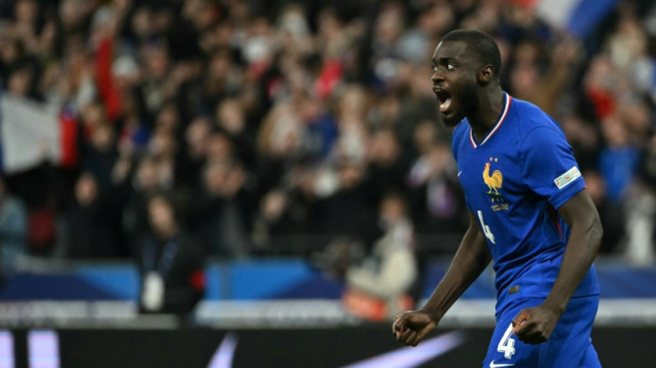 Foot: touch&eacute; au genou gauche, Dayot Upamecano absent "plusieurs semaines" (club)