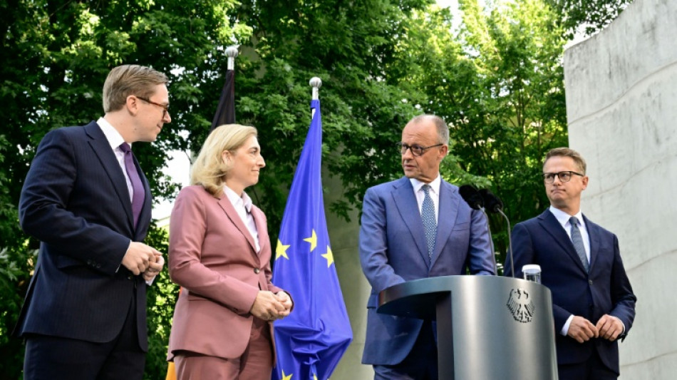 Merz bildet Kabinett um: Warken leitet Kanzleramt - Linnemann Gesundheitsminister