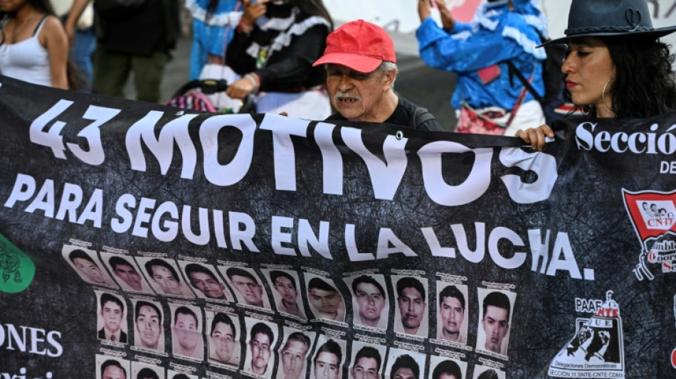 Detienen a una exjueza mexicana por la desaparici&oacute;n de los 43 estudiantes de Ayotzinapa