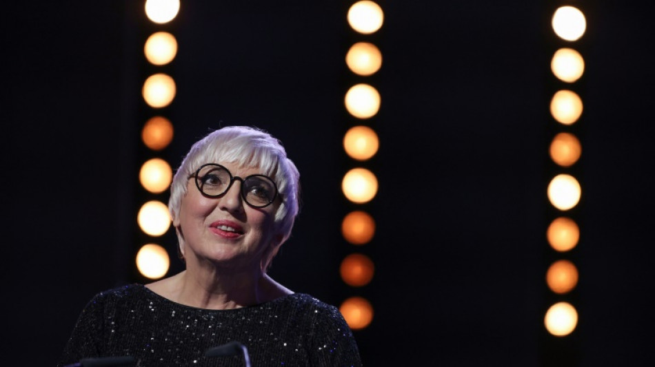 Verd&auml;chtige nach Getr&auml;nkeattacke auf Kulturstaatsministerin Roth ermittelt 