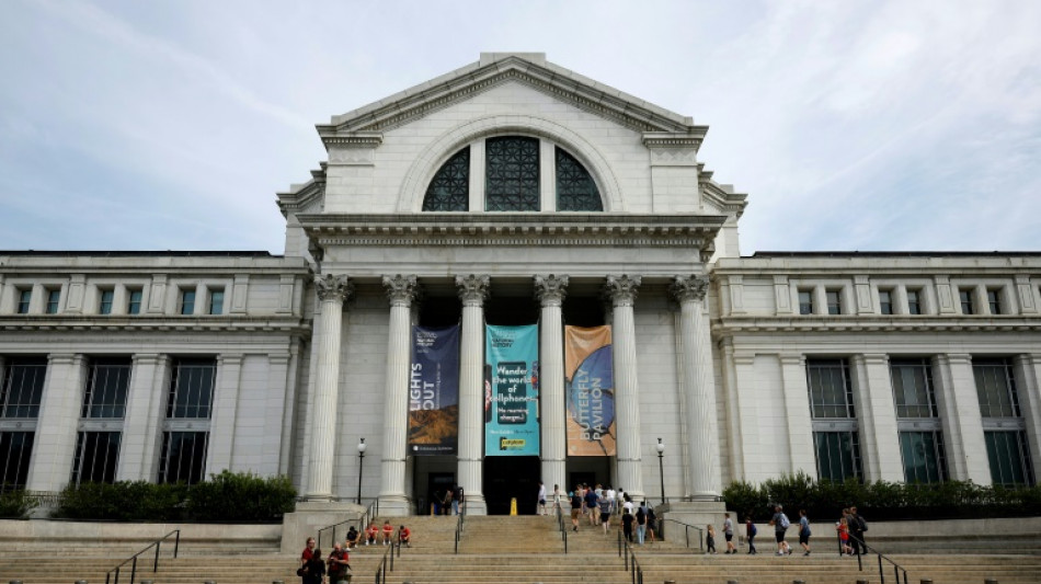 Trump ordena eliminar la "ideología inapropiada" de los museos Smithsonian