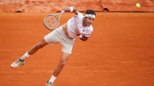 El argentino Etcheverry avanza a octavos del Masters 1000 de Madrid