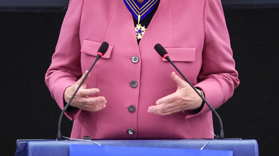 Il ritratto di Angela Merkel tra le opere della Cancelleria federale tedesca