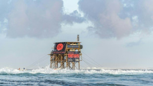 Work underway on scandal-hit Olympic surf tower in Tahiti
