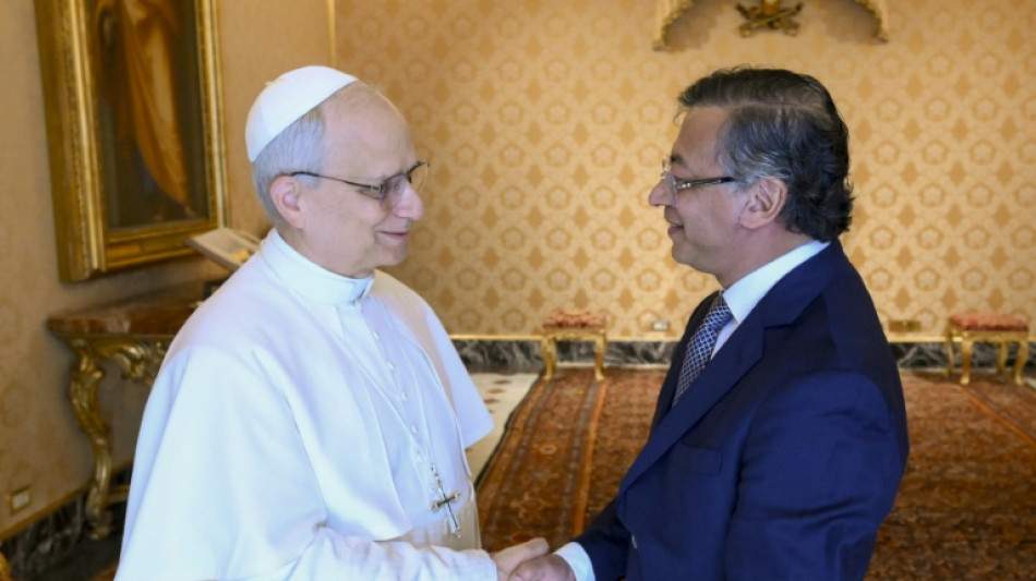 Petro prop&otilde;e ao papa reativar di&aacute;logos de paz com ELN no Vaticano