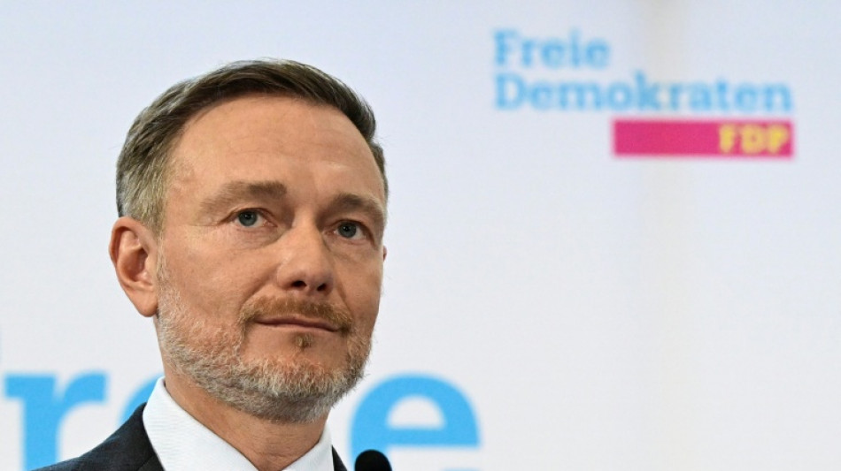 Lindner schw&ouml;rt FDP auf Arbeit au&szlig;erhalb des Parlaments ein - emotionale Rede