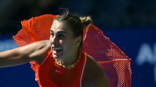 Sabalenka edges Noskova, keeps US Open treble bid alive