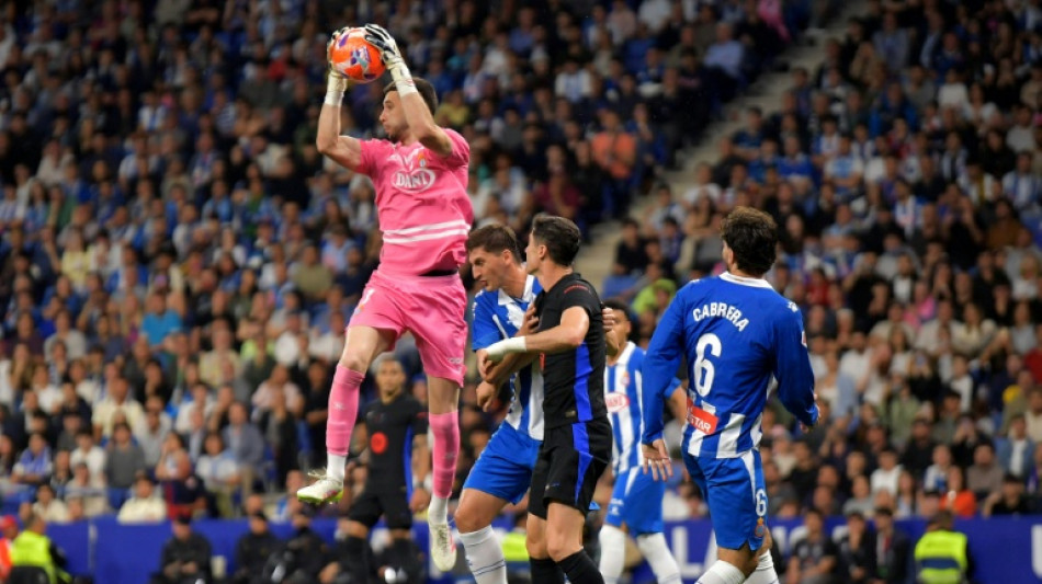 Con el fichaje de Joan Garcia, el Barça agita su portería