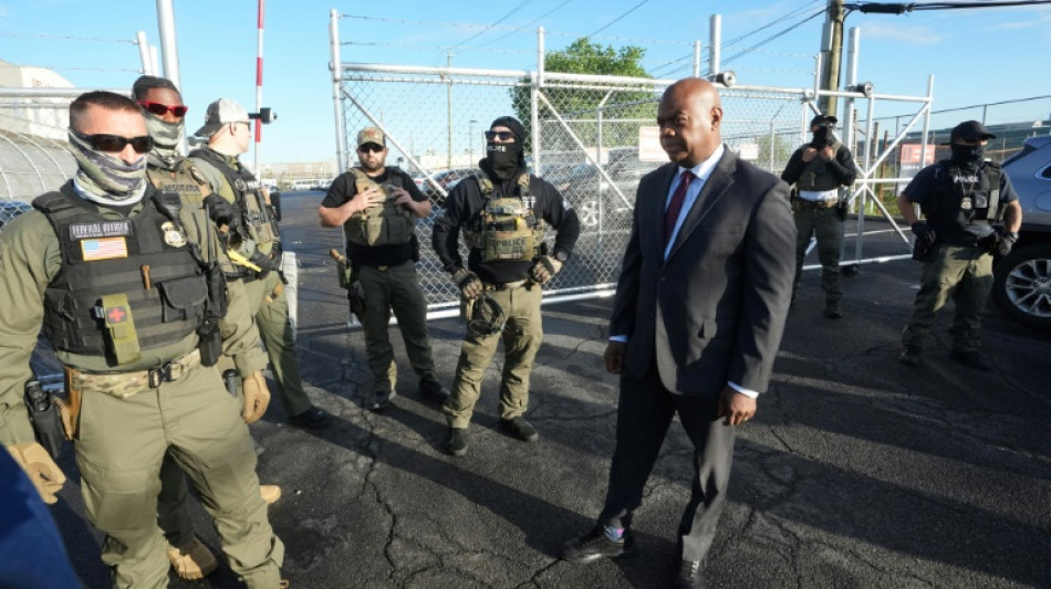 Prefeito é preso ao protestar contra centro de detenção de imigrantes perto de NY