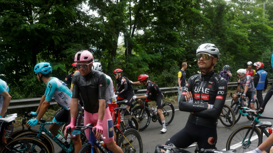 Massensturz &uuml;berschattet sechste Giro-Etappe - Groves siegt