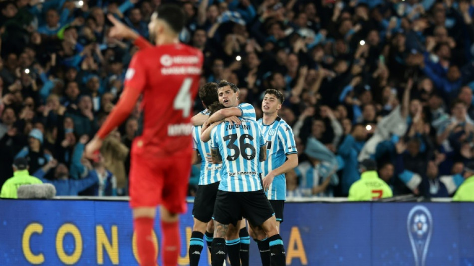 Athletico-PR perde para o Racing (4-1), que vai &agrave;s semifinais da Sul-Americana