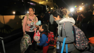 Parte hacia Venezuela avi&oacute;n con migrantes varados en frontera Chile-Per&uacute;