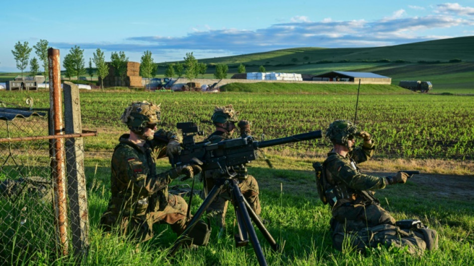 CDU-Politiker Wadephul offen für Wehrpflicht - Klingbeil dagegen