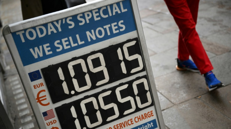 &iquest;Es el desplome de la libra un signo de vuelta al desorden econ&oacute;mico de los a&ntilde;os 1980?