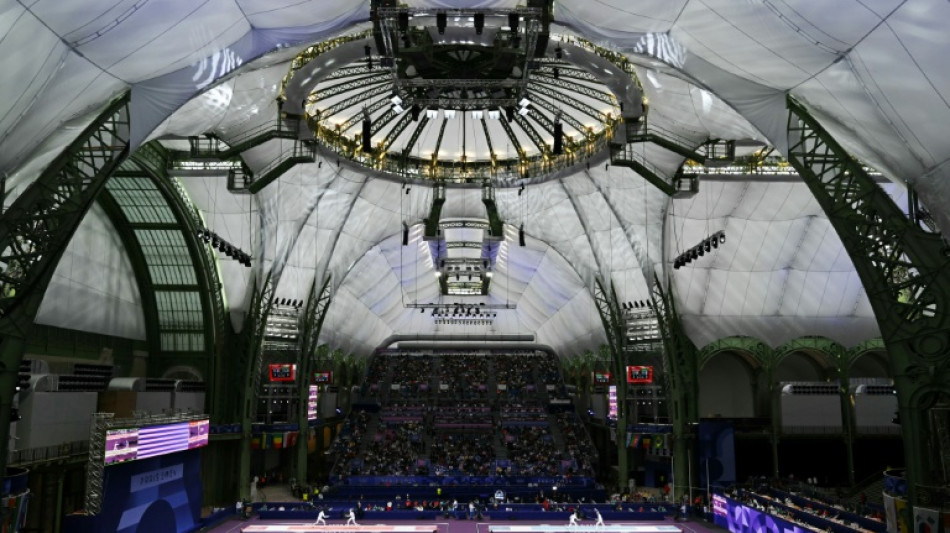 Ap&oacute;s ser eliminado em Paris, n&uacute;mero 1 mundial de esgrima protesta contra &aacute;rbitros