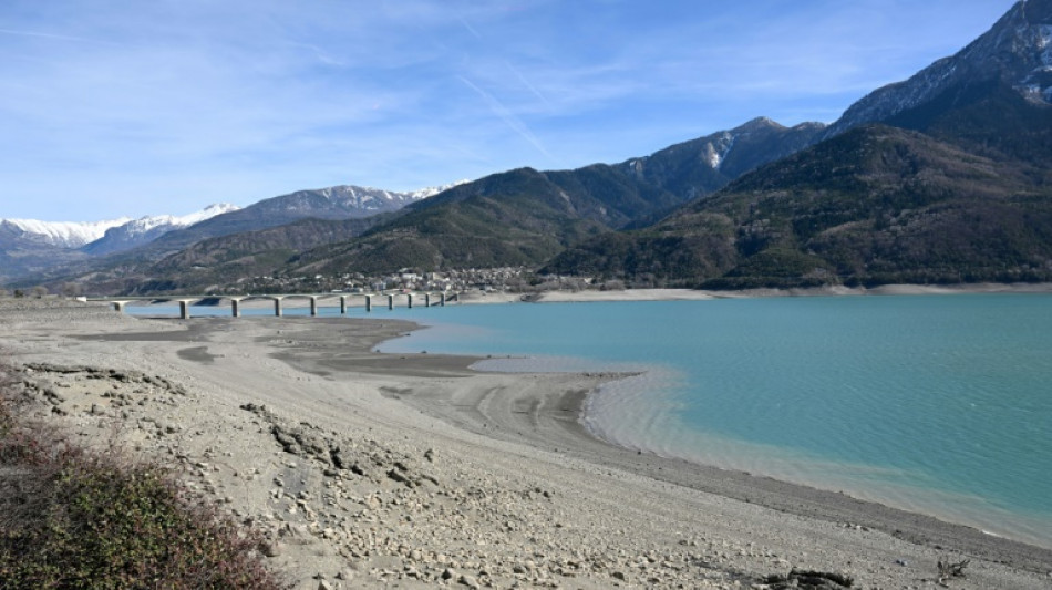 Macron annonce un "plan de sobri&eacute;t&eacute;" sur l'eau et garde son cap sur les retraites 