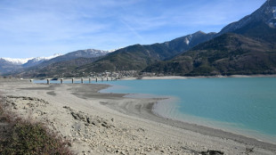 Macron de retour sur le terrain pour pr&eacute;senter le tr&egrave;s attendu "plan eau"